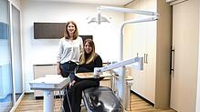 Ab Mai werden die Zahnärztinnen Dr. med. dent. Kirsten Storz (links) und Dr. med. dent. Sabrina Himmelsbach die Patienten in ...