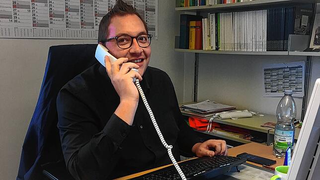 Viel zu tun, trotz Corona: Bürgermeister Fabian Prause in seinem Büro im Dogerner Rathaus.