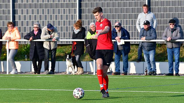 Siegtreffer: Timo Keslinke war der Mann des Tages beim FC Hochrhein. Mit stoischer Ruhe erzielte er das 3:2 zum überraschenden Erfolg ...