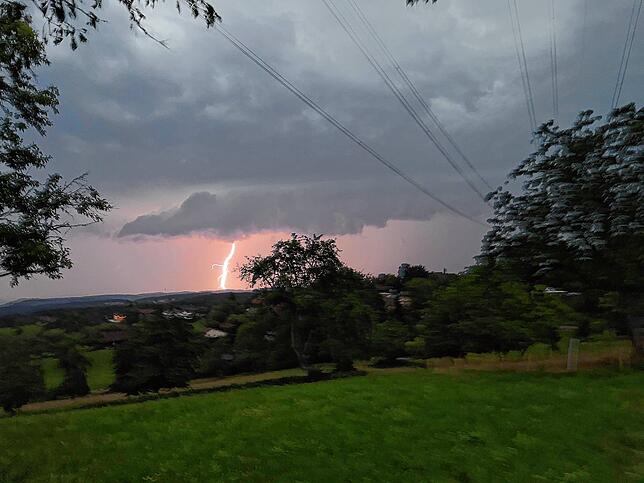 Blitze und Gewitter am 11. Juli 2023 über Schwörstadt.