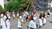 Bild : Festumzug am Gmeindshus Oberlauchringen – Höhepunkt des 4-tägigen Bezirksmusikfest