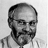 1984: Manfred Heier zieht für die Freie Grüne Liste in den Gemeinderat ein, und kämpft später im Bürgerkomitee für die seenahe Trasse.