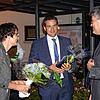 Ühlingen-Birkendorfs Bürgermeister Tobias Gantert (Mitte) nach seiner Wiederwahl, zusammen mit Ehefrau Angela und Landrat Martin ...