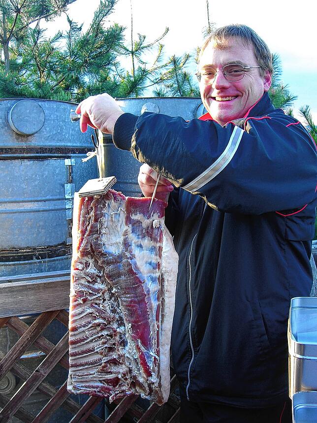 Ein Hobby des heute 52-Jährigen: selbst geräucherter Speck.