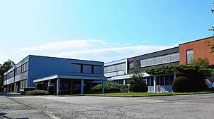 Die heutige Schule am Hochrhein wurde 1976 erbaut. Die Werkrealschule wurde im Schuljahr 94/95 an der damaligen Hauptschule eingeführt. ...