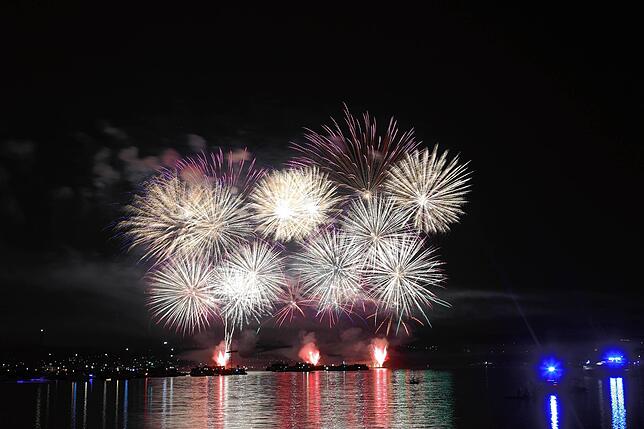 Bild 30: Es knallt beim Seenachtfest 2025! Das Feuerwerk über dem Bodensee lädt zum Staunen ein