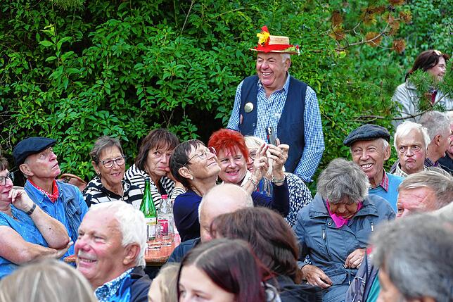 Bild 18: ACE feiern zu ihem 50. in ihrem Lustschloss auf der Hofwiese ein spektakuläres Geburtstagsfest