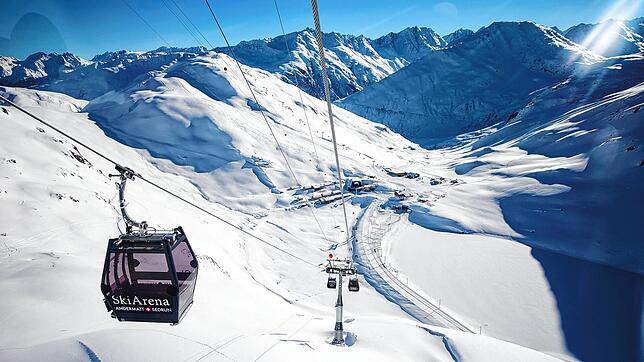 Winterparadies Andermatt-Sedrun am Gotthard. nach dem schrittweisen Rückzug der Armee auf dem Hochtal, war es jahrelang im ...