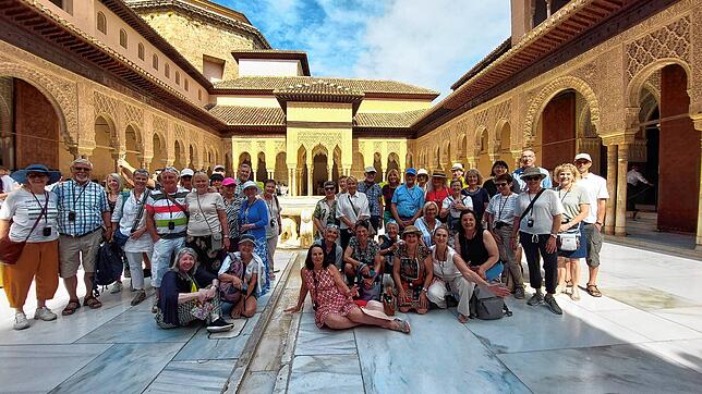 Unter der Leitung von Beatrice Merone hat die Volkshochschule Waldshut-Tiengen eine Kunst- und Kulturreise durch Andalusien organisiert. ...