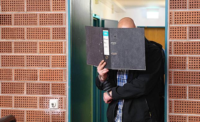 Mike W. wird vor dem Landgericht Konstanz angeklagt. Der Mann soll Jan Heisig im Juni 2019 getötet haben.