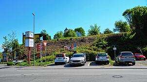 Das Grundstück für den neuen Vollsortimenter-Supermarkt an der Ecke Daisendorfer Straße und Schützenstraße in Meersburg wurde bereits ...