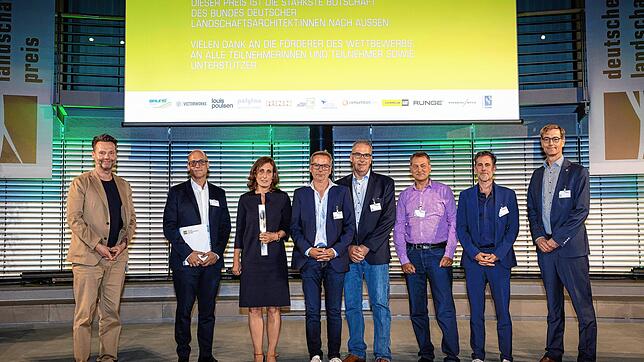 Gero Heck und Marianne Mommsen, beide relais Landschaftsarchitekten, sowie Roland Leitner, Geschäftsführer der Landesgartenschau 2020 ...