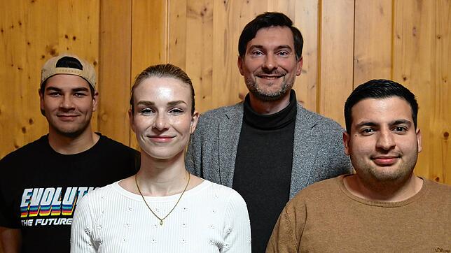 Der FDP-Kreisverband Waldshut kürte die Bewerber für die Landtagswahl 2026 und wählte einen neuen Kreisvorsitzenden. Von links: Der ...