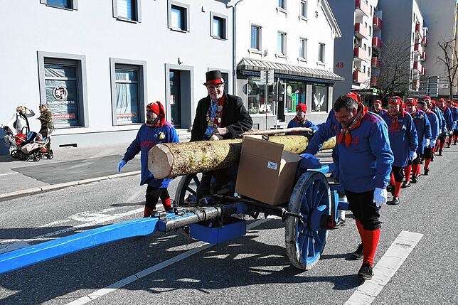 Bild 23: Singen feiert den Schmotzigen Dunschdig: Die besten Bilder vom Rathaussturm!