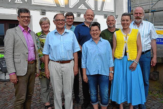 Das Foto zeigt (von links): Georg Riedmann, Brigitte Waldenmaier, Martin Hug, Christian Jentsch, Uwe Priebe, Sandra Erdmann, Christian ...