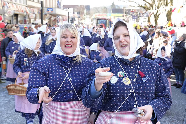 Bild 32: Bilder vom großen Fasnet Samschdig-Umzug der Poppele-Zunft (1)