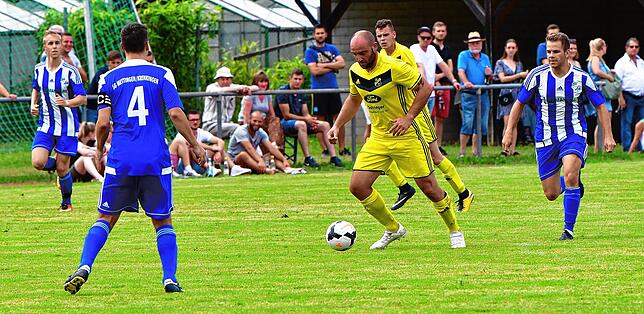 Bild 11: SG Mettingen/Krenkingen kommt mit Elan aus dem Trainingslager und gewinnt 4:2 im Rothaus-Bezirkspokal beim SV Schwörstadt &ndash; und wir haben Bilder!