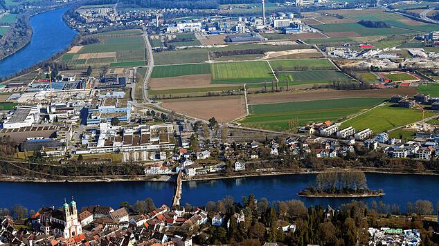 Die Weiterentwicklung des Sisslerfelds (oben im Bild) zwischen Bad Säckingen und Murg zum größten Wirtschaftsgebiet des Kantons Aargau ...