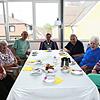 Die Stimmung in der Stettener Senioren-WG könnte kaum besser sein. Im Bild freuen sich (von links): Renate Geis, Gisela Neusch, Otto und ...
