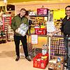 Karl Eberhardt (rechts) und Jörg Wiggenhauser (links) leiten das Rewe-Helfer-Team. Jonas Lauenstein (18) war einer der Fahrer, die von ...