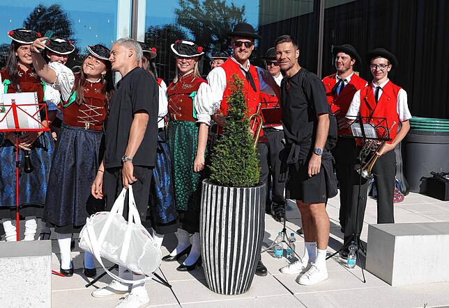 Bild 5: Deutscher Meister Bayer Leverkusen im Öschberghof Donaueschingen