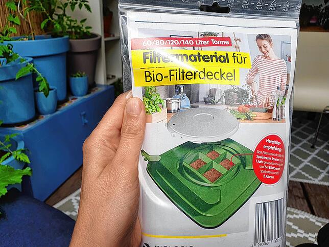 Bild 2: Kokossubstrat gegen müffelnde Biotonnen. Wir zeigen Ihnen, wie der Filterwechsel mühelos klappt