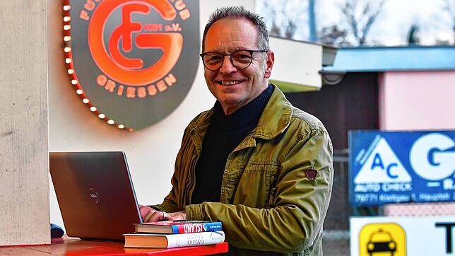 Nach dem Quiz ist vor dem Quiz: Michael Will (61) hat seit über 20 Jahren viel Spaß damit, die Quizabende des FC Grießen zu organisieren.