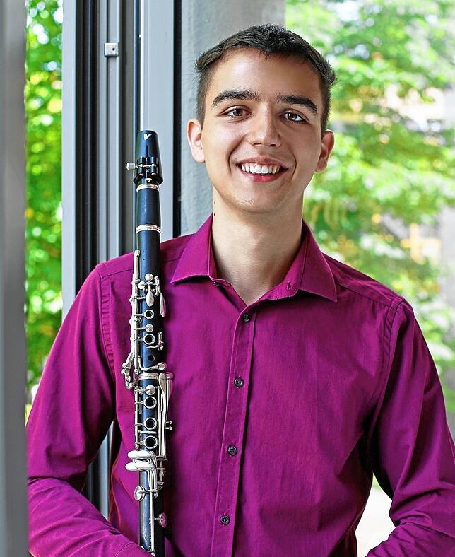 Sviatoslav Milash (Klarinette) kommt aus der Ukraine und spielt beim Benefizkonzert.