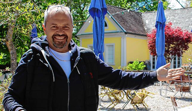 Parkrestaurant-Chef Güney „Chicco“ Birdüzer freut sich, dass er wieder offen hat. Aber so ganz ist die Normalität noch nicht ...