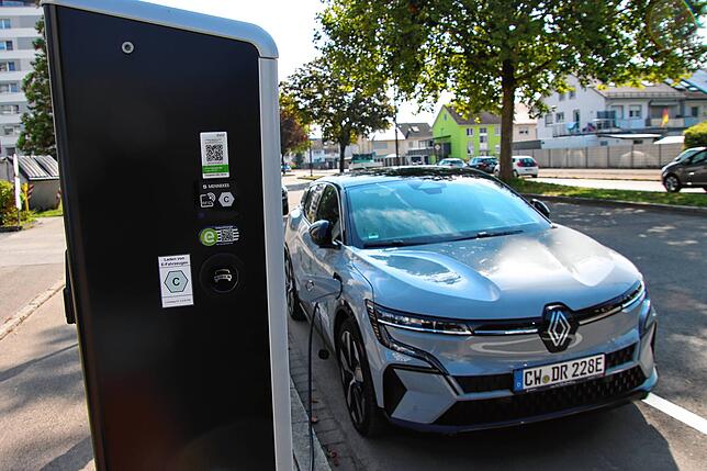 An Standorten wie hier in der Überlinger Straße können sich Singener künftig ein Elektro-Auto ausleihen.