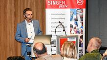 Michael Sommer vom Institut für Demoskopie in Allensbach berichtet beim Unternehmerforum von Singen aktiv über die Stimmung im Land ein ...