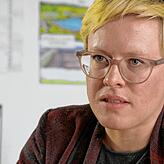 Katharina Baudis vom BUND formuliert in Kargers Film den Widerstand der Naturschutzverbände und der Landwirte gegen den geplanten ...