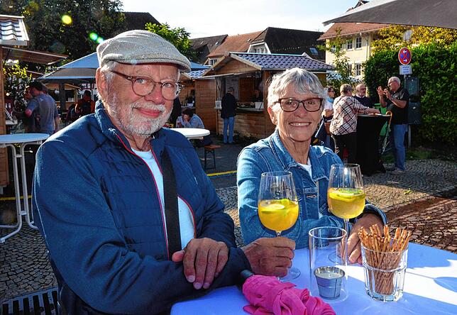 Angelika und Michael Wollersheim aus Leverkusen haben per Zufall vom Festival erfahren – und genießen es nun.