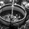(Archivbild) So sah das Baudrama im Jahr 1989 von oben aus. Touristen rätselten, was für ein Bauwerk das wohl werden solle.