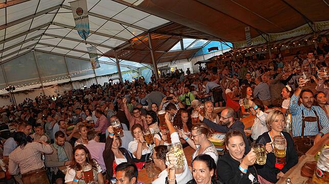 Bild 14: In Konstanz wird das Deutsch-Schweizer Oktoberfest gefeiert