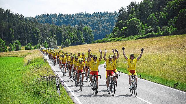 Sie strampeln für die Kinder der Katharinenhöhe: Die Tour Ginkgo macht sich wie auf diesem Archivbild aus dem Jahr 2016 auf dem Weg nach ...