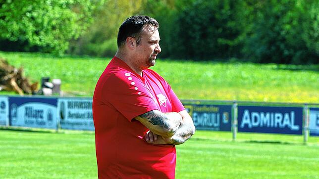 Trainer Bernd Ott und der FV Walbertsweiler-Rengetsweiler mussten im letzten Bezirksligaspiel der Saison eine 2:5-Niederlage gegen die ...