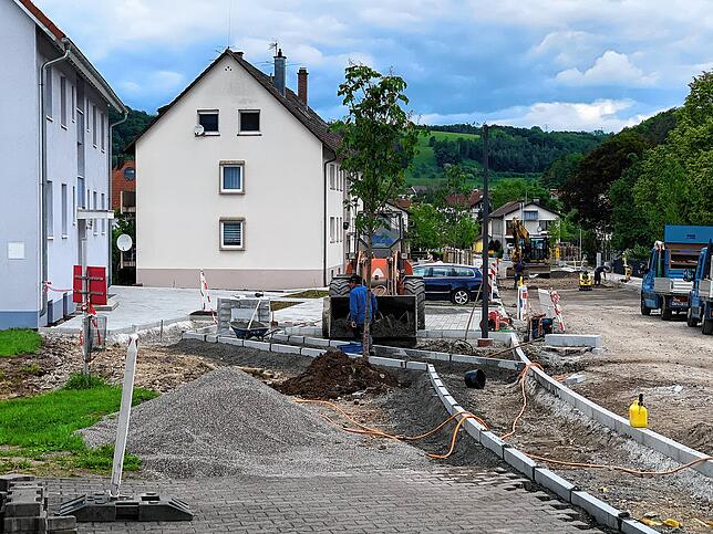 Die Ortsdurchfahrt von Degernau ist derzeit eine große Baustelle.