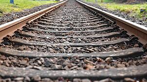 Bild : Strecke der Rheintalbahn wegen eines Turnbeutels stundenlang gesperrt