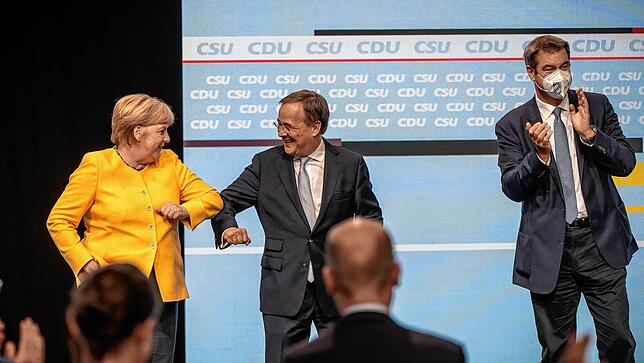 Armin Laschet zwischen Bundeskanzlerin Angela Merkel und Markus Söder beim zentralen Wahlkampfauftakt von CDU und CSU.