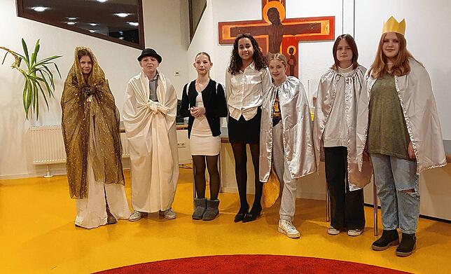 Während am Heiligen Abend doch viele Kirchen noch gut gefüllt sind, wird es am ersten Feiertag schon deutlich ruhiger. In der ...