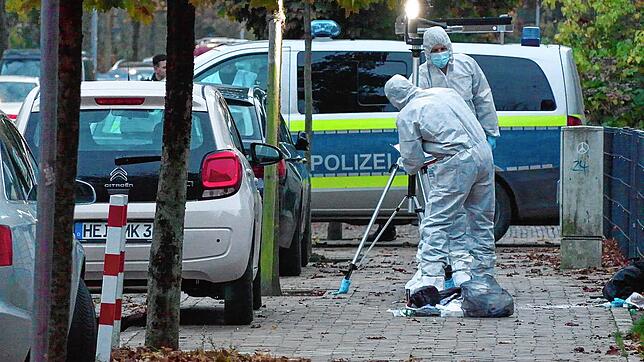 Schock in Heide: Auf offener Straße wurde eine Frau von ihrem Mann aufgespürt – und erschossen.