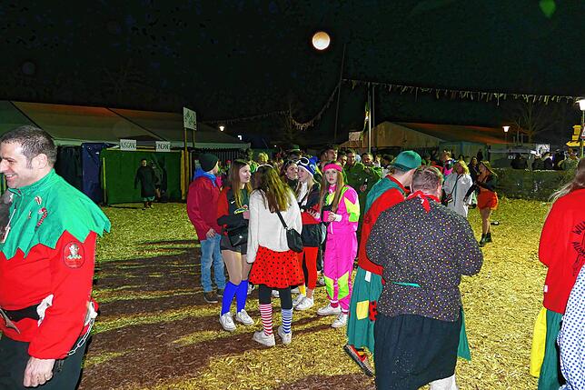 Bild 12: Wetti-Narrendorf in Behla bleibt auch am 2. Jubiläumstag ein Publikumsmagnet