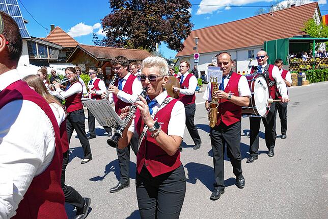 Bild 23: Scheunenfest 2025: Jubiläumsumzug und mitreißende Open Air Musik in Hüfingen-Sumpfohren