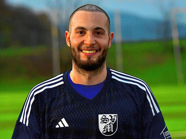 Alessio Paciulli (27) lebt in Rheinfelden und spielt seit der Saison 2022/23 beim SV Blau-Weiß Murg, mit dem er im Sommer 2024 den ...