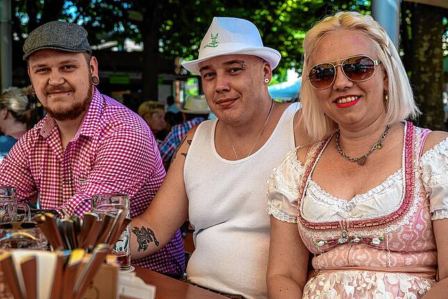 Bild 9: Seehasenfest 2022: Besucher freuen sich über den Rummel