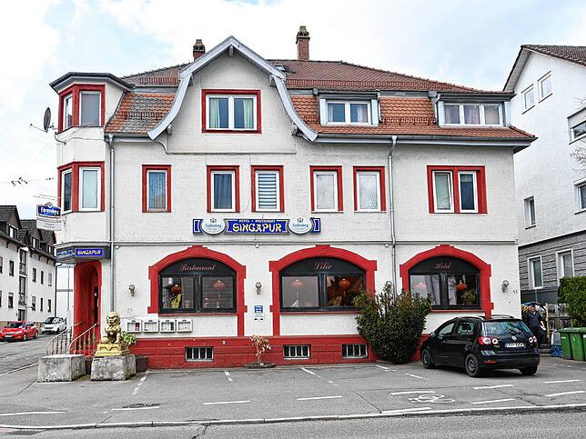 Dem China-Rastaurant Singapur in Schwenningen wurde wegen bedenklicher Lebensmittellagerung zeitweise die Ausgabe von Speisen untersagt.