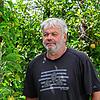 Thomas Heilig auf seinem Hof in Ravensburg-Bavendorf. Der Landwirt ist Vorsitzender des Vereins Obstregion Bodensee.