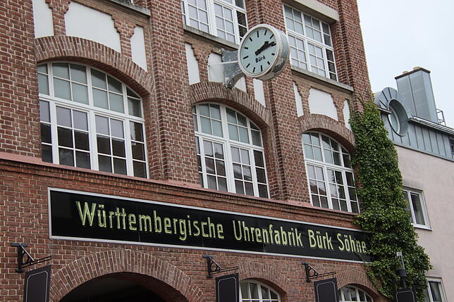 Im Backsteinbau der ehemaligen Württembergischen Uhrenfabrik Bürk Söhne werden weitere Wohnungen für Studierende entstehen.