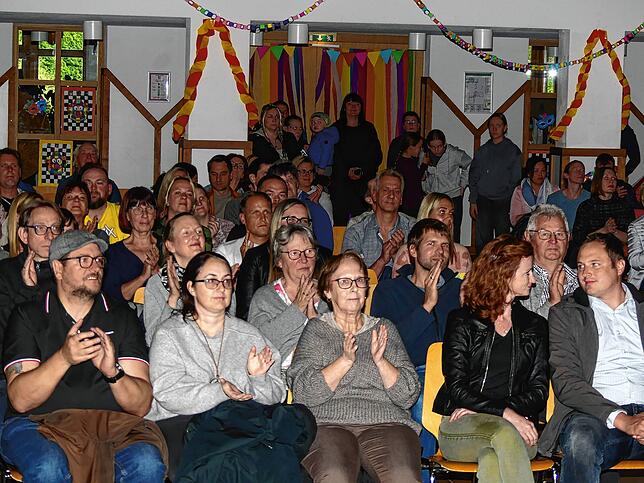 Bild 7: Zirkus in Bermatingen begeistert 600 Zuschauer – Das sind die schönsten Bilder der Show!